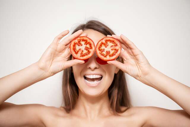 Tomatoes To Reduce Excess Oil from Skin