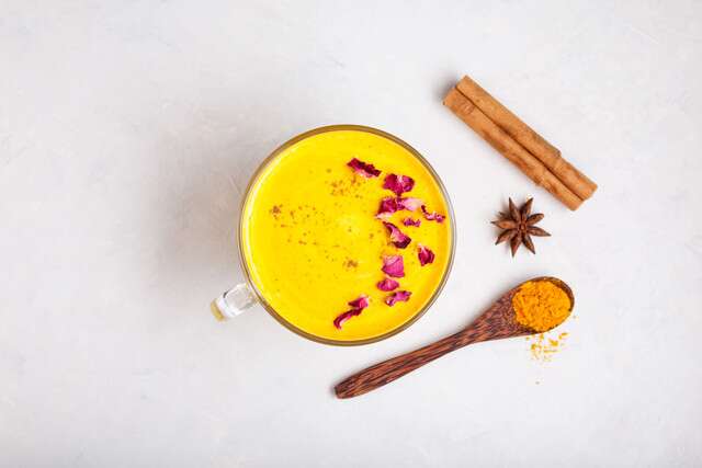 Is turmeric good for the scalp?