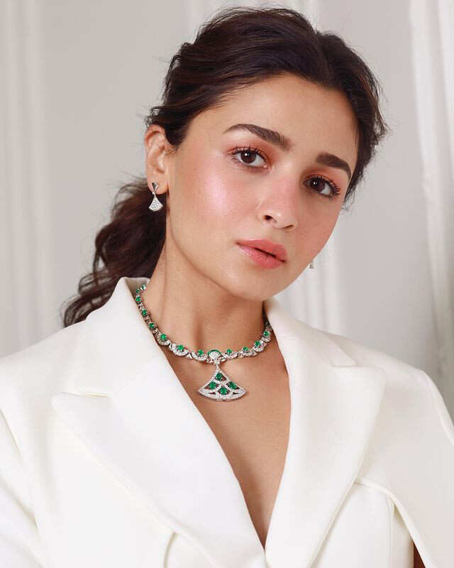 Here’s How You Can Achieve Alia Bhatt’s Soft Rosy Makeup | Femina.in