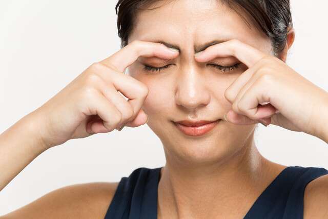Face Yoga For Looking Younger: Facial Exercises | Femina.in