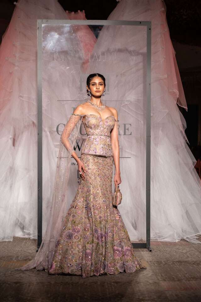 10 Best Tarun Tahiliani Bridal Collection Designs: Lehengas with Prices –  Vanitynoapologies | Indian Makeup and Beauty Blog