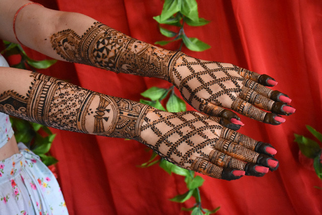Wedding bridal mehandi design || full back hand dulhan mehndi designs -  YouTube