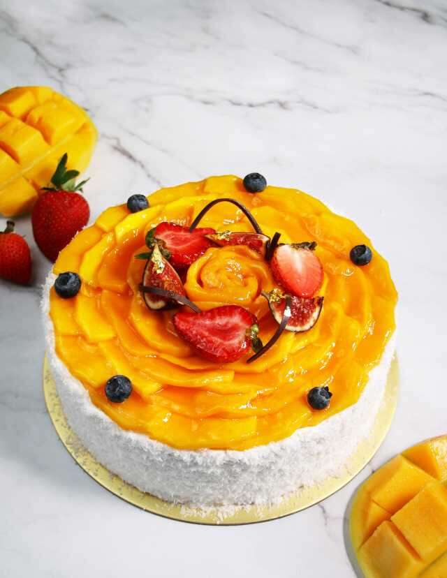 Singapore Vegetarian Must-Tries - The Orchard Hotel - Iconic Mango Cake
