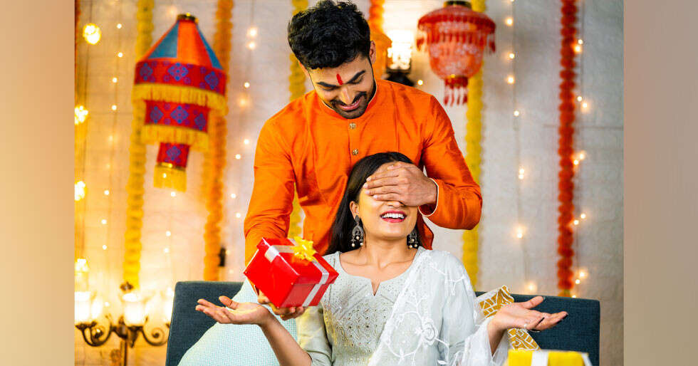 23 Raksha Bandhan Gift Ideas to Show Your Sibling Some Love - Vimarsana News