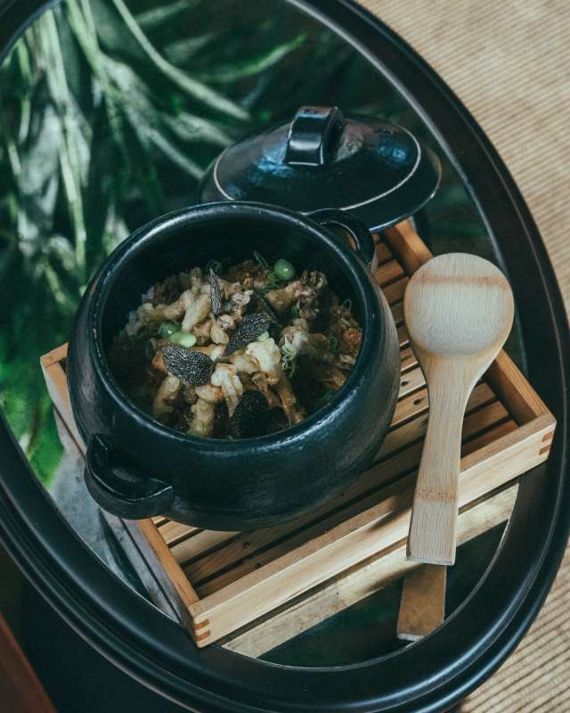 Restaurants in Dubai - Mimi Kakushi - Wild assorted seasonal mushrooms, with seaweed butter, shiso leaves and fresh truffle