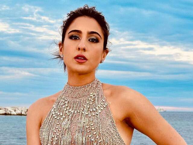 Sara Ali Khan’s Glittery Eyes Are Perfect For The Party Season