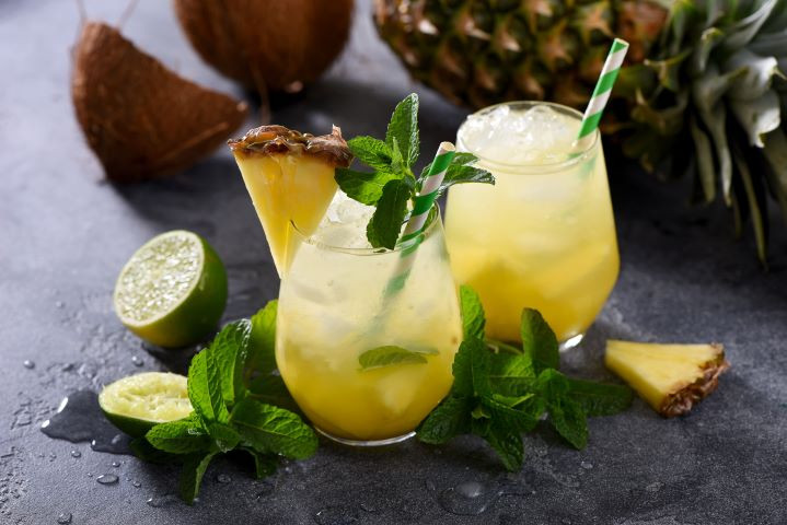refreshing new year's eve beverages - coconut water mojito