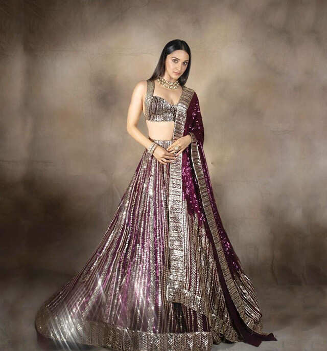 Kiara Advani Nails A Beautiful Manish Malhotra Feathered Lehenga,  Brides-To-Be Wanting To Ditch The Usual Red Can Take Notes!