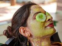 Extra Nourishment! DIY Face Packs To Get Glowing Skin In Winters