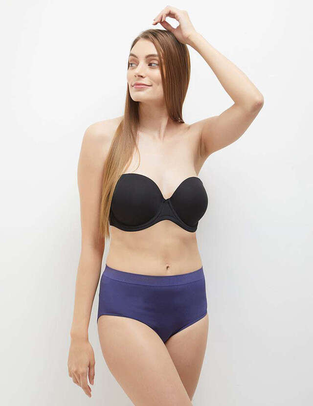 What is a Bandeau Bra and How to Wear a Bandeau Bra? - Clovia Blog