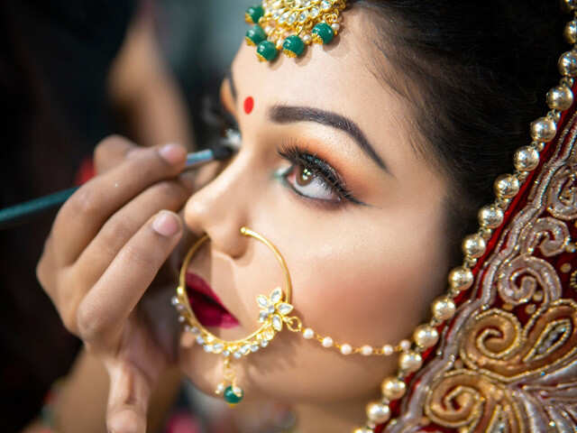 5 Easy Tips To Do Perfect Bridal Makeup At Home