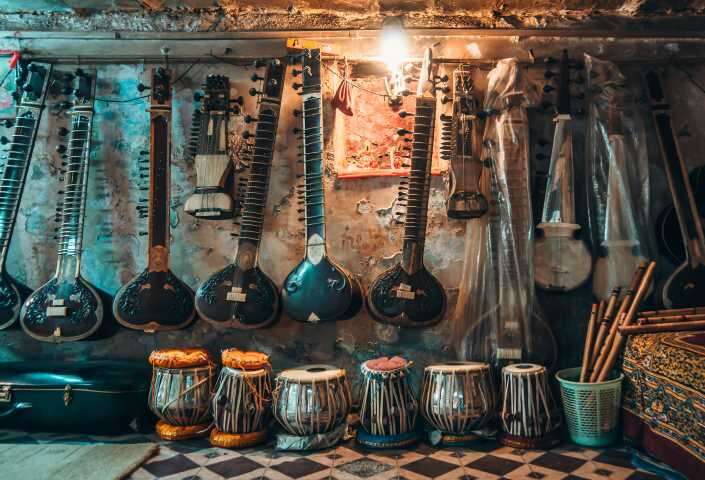 Find culture in Varanasi - sitar shop