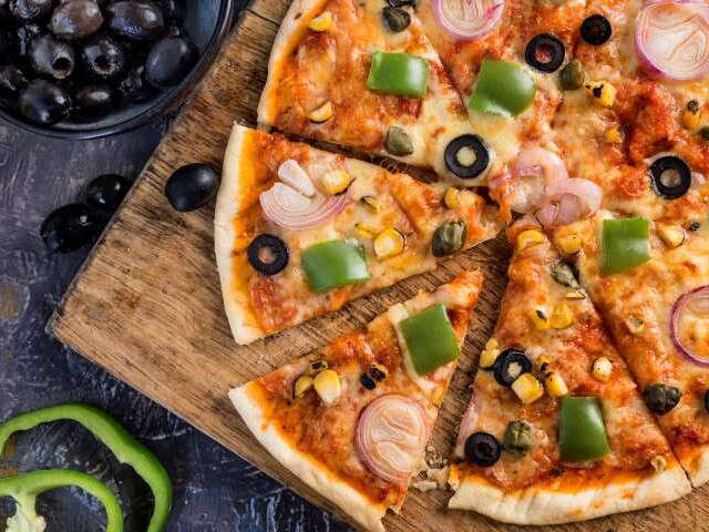 5 great pizza places in Delhi NCR _Gardenia Pizza at OLLY