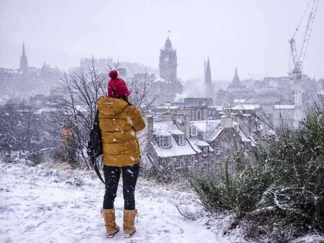 European cities in winter - Edinburgh