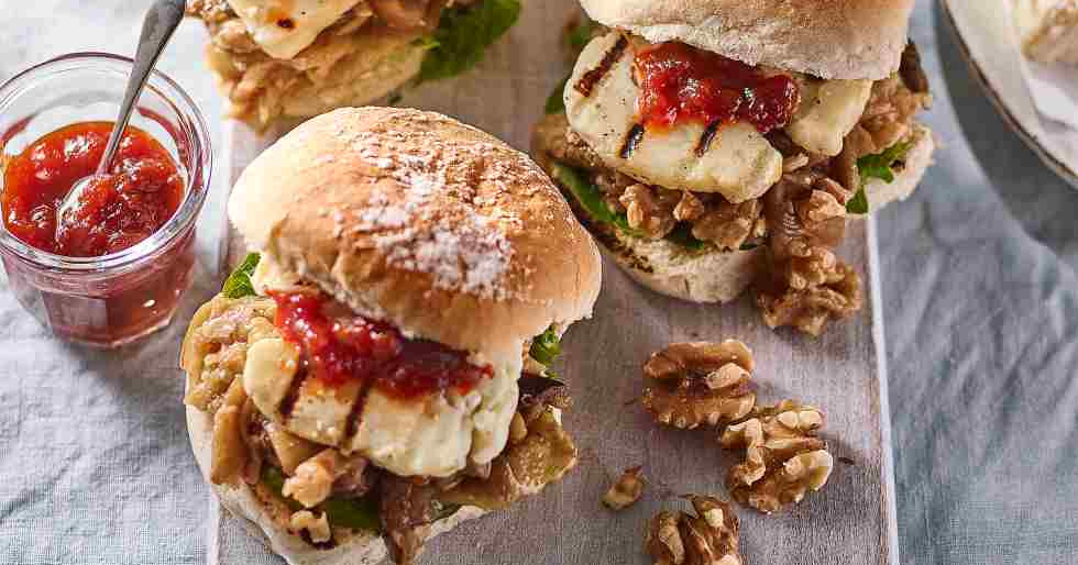 Perfect For Relaxed Entertaining: Pulled Aubergine Sliders | Femina.in