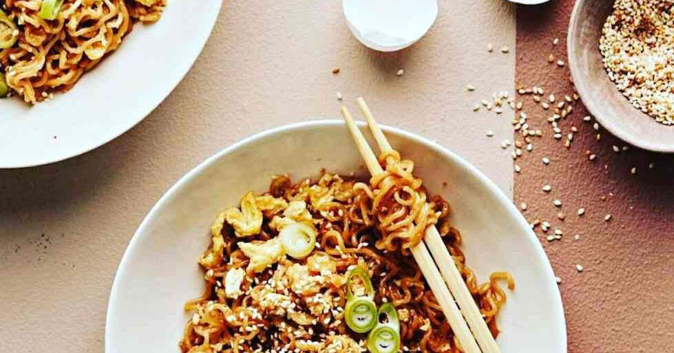 Make The Viral Dry Ramen At Home - Vimarsana News