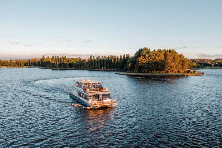 Canberra for solo travellers - Lake Burley Griffin