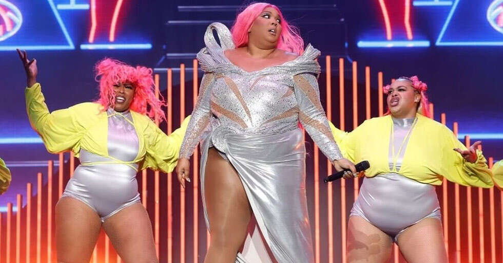 Lizzo Silver Gaurav Gupta Outfit - Vimarsana News