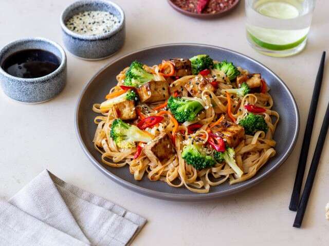 Easy Dinner Recipe: Crispy Tofu & Noodles | Femina.in