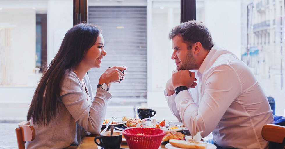 Here's How To Make A Good First impression On The First Date - Vimarsana News