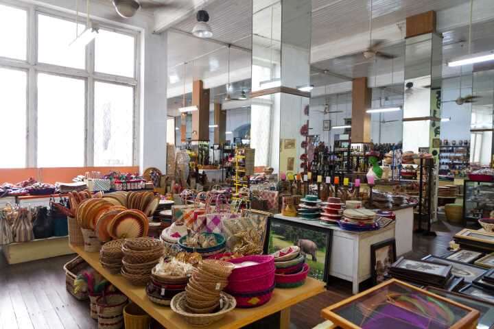 Colombo on the cheap - laksala for handicrafts