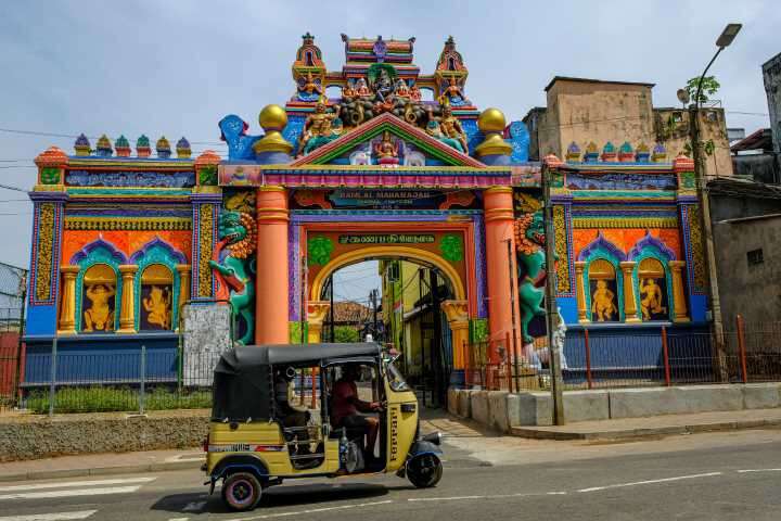Colombo on the cheap - tuktuk