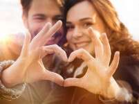 Here’s How Love Evolves Over Time & Why That’s Not Such A Bad Thing