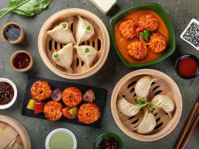 Momos in Delhi NCR - Asia Seven's Vegetarian Momos Platter