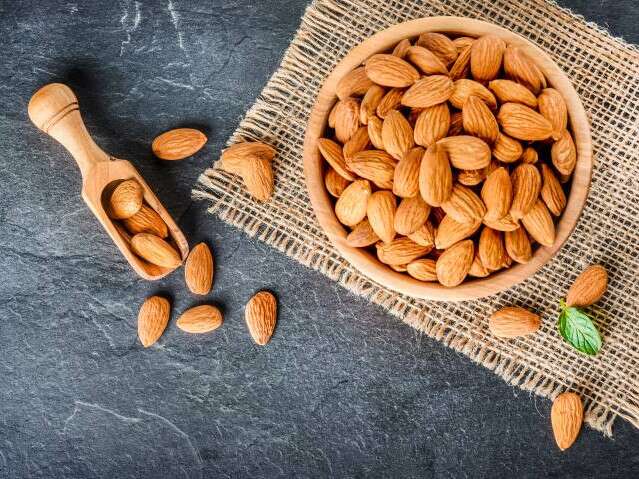 5 foods to put you in a good mood - almonds