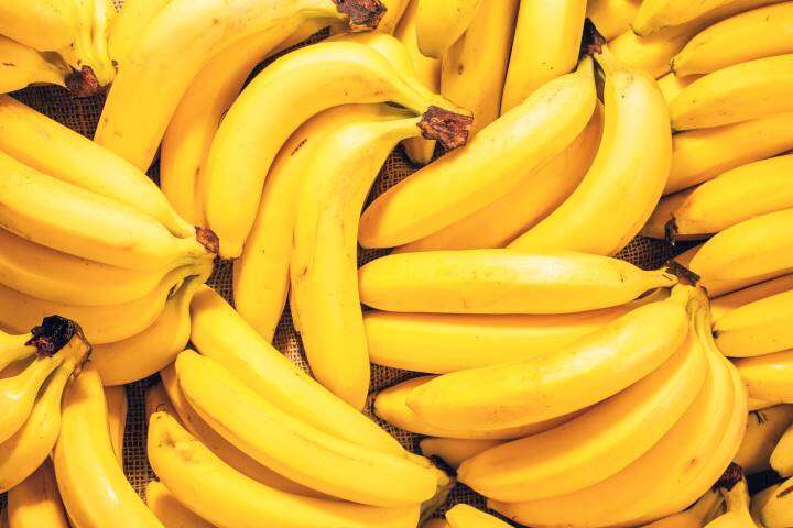 5 foods to put you in a good mood - bananas