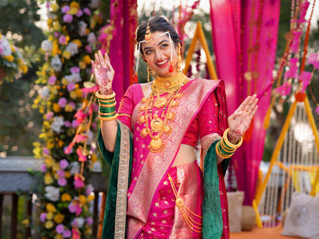 Lovely Nauvari Sarees On Maharashtrian Brides That We Loved! | WedMeGood