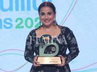 FMBI S2: Vidya Balan Wins The Outstanding Talent (Female) Award At Beautifu