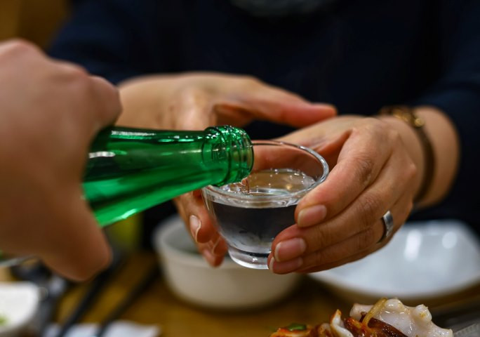Ways to cut costs in Seoul - drink in the right places