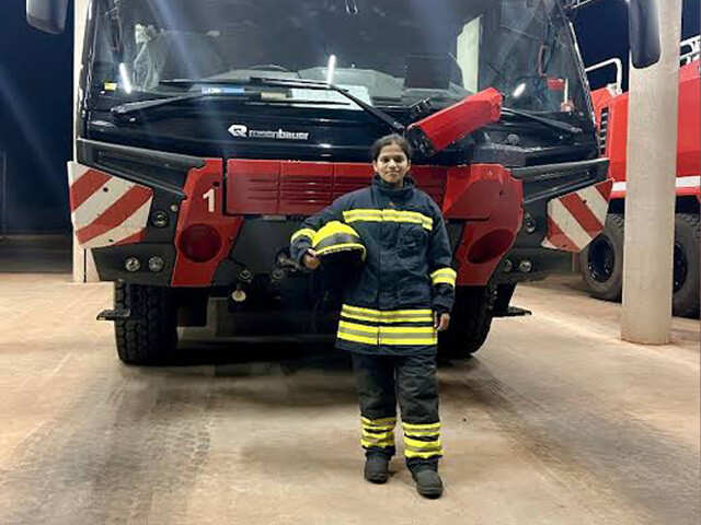 Disha Naik Makes History As India's First Female Airport Firefighter ...