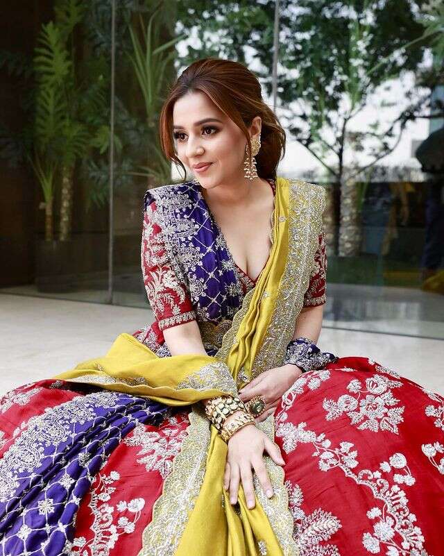 Different Ways to Wear Lehenga | How to Wear Lehenga in Different Ways to  Slay Your Ethnic Look?