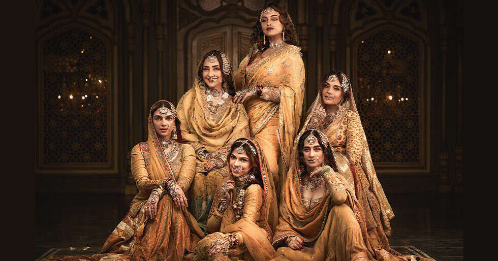 AJIO Unveils Ethnic Collection Inspired by Netflix & Bhansali's Heeramandi - Vimarsana News
