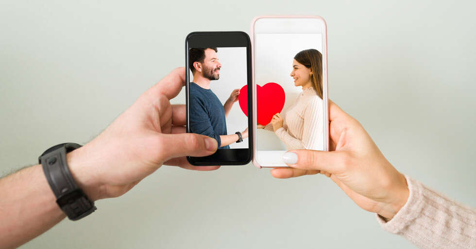 Signs You're In A Textlationship - Vimarsana News