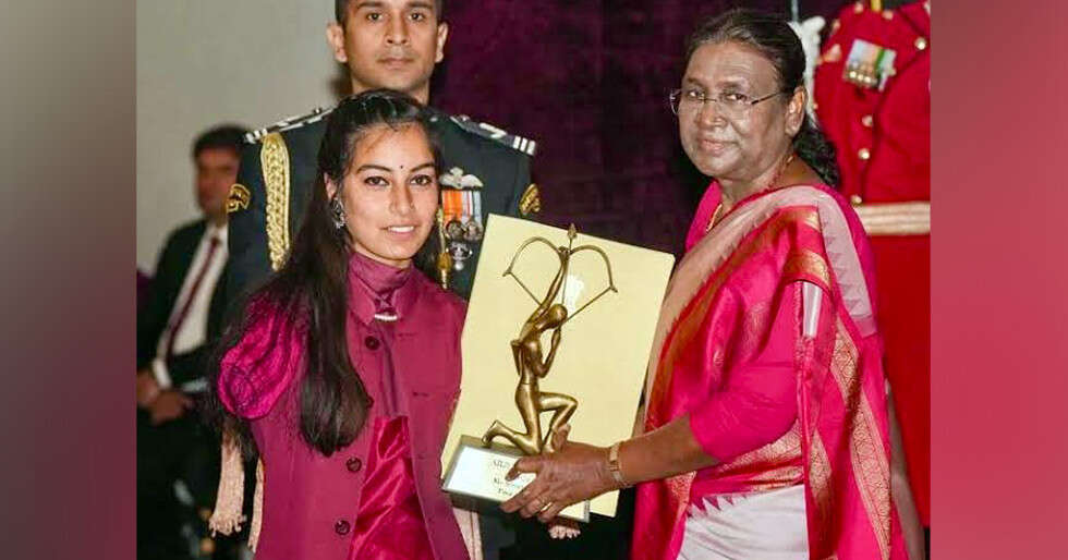 Para Archer 16 Year Old Sheetal Devi Receives The Prestigious Arjuna Award - Vimarsana News
