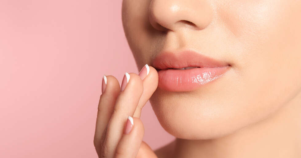 Chapped Lips? 5 Ways To Keep Your Lips Hydrated During Winter - Vimarsana News