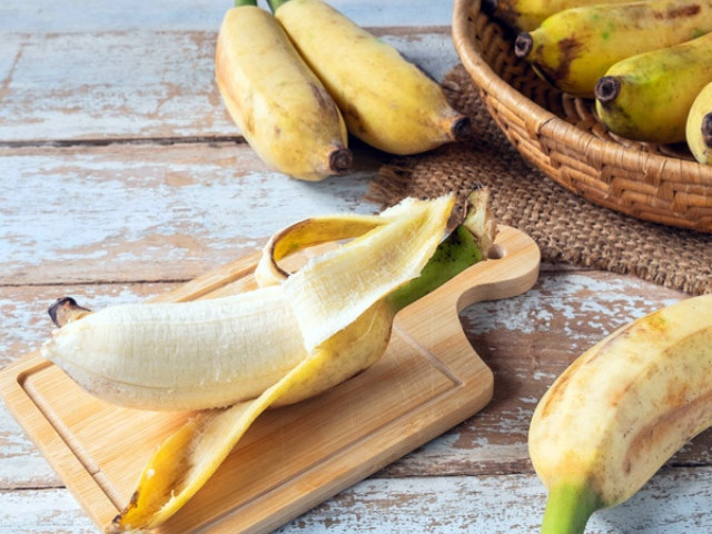 5 Benefits of Banana Peel For Skin and Hair