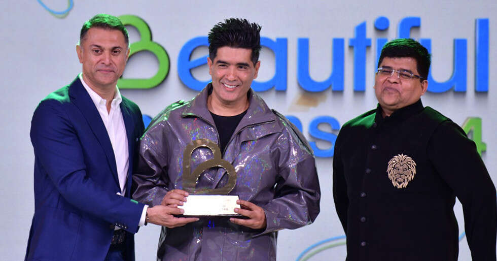 FMBI S3: Manish Malhotra Wins The Fashion Visionary Award | Femina.in