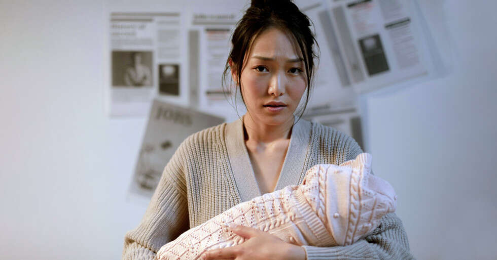 10 Ways to Fight Postpartum Depression | Femina.in