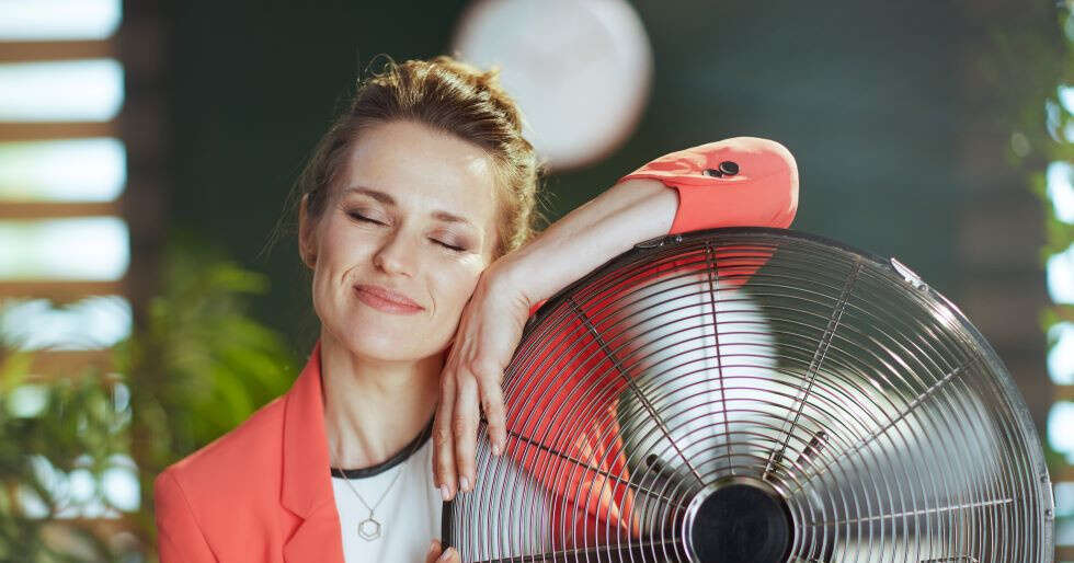 7 Ways To Stop Sweaty Armpits From Staining Your Office Clothes