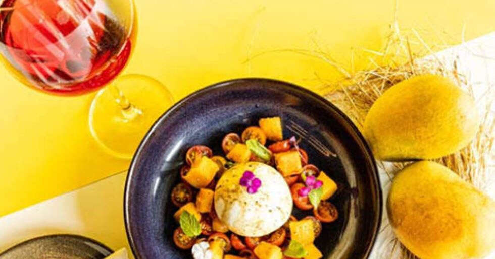 Right For Easy Entertaining: Mango & Burrata Summer Salad