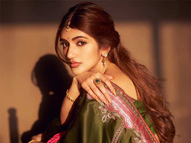 Navratri Day 6 Embrace Green For A Fresh Festive Look