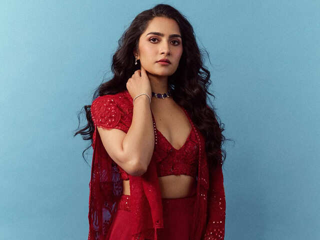 Navratri Day 3 Red Alert Selections To Embrace The Festive Spirit