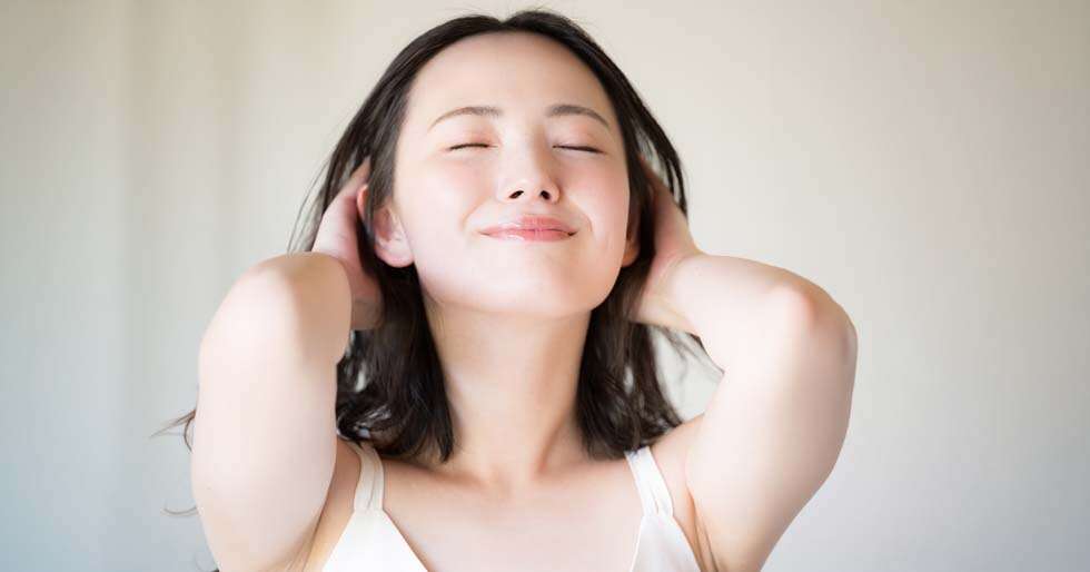 7 Japanese Scalp Scrubbing Methods For A Cleaner Scalp