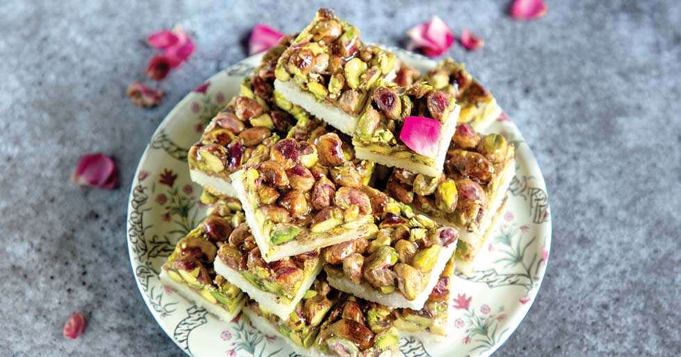 Mithai leicht gemacht: Pistazien-Kokos-Quadrate von Kumud Dwivedi