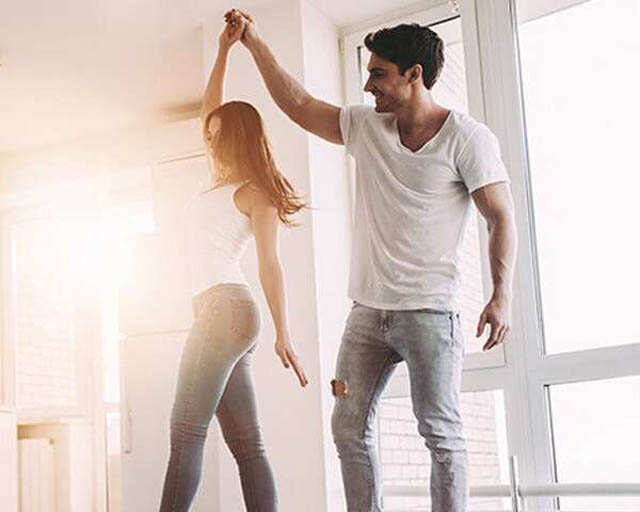11588696088 How to strengthen your relationship during lockdown