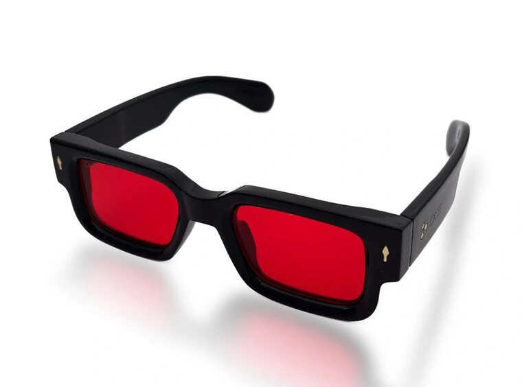 Surkh Sunglasses From QUE Universe